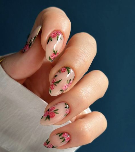 Lotus Nail Art, Lily Nail Art, Roses Nails, Harry Potter Nail Art, Nail Glue Gel, Lily Nails, Bridal Nails Designs, Animal Nail Art, Punk Nails