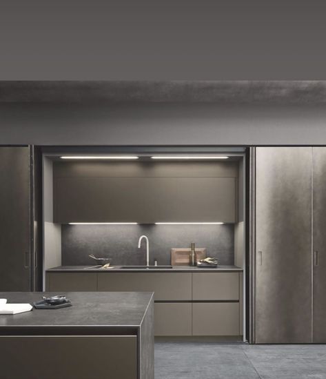 Pedini Kitchen, Modern Italian Kitchen, Italian Kitchen Design, Popular Kitchen Designs, Steel Kitchen Cabinets, Warm Kitchen, Kitchens Design, Custom Kitchens Design, Loft Interior Design