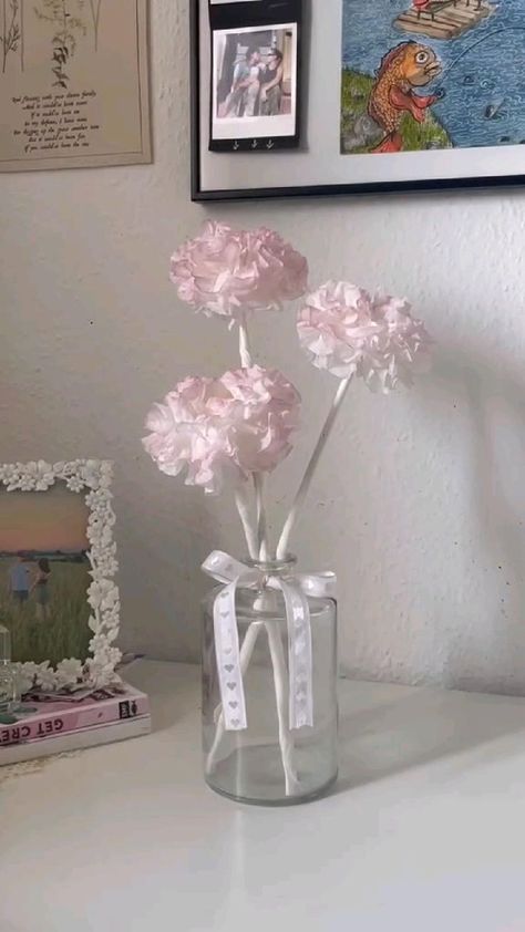 Diy Floral Backdrop, Toilet Paper Flowers, Peony Tutorial, Paper Peony, Easy Room Decor, Diy Crafts Love, Easy Diy Room Decor, Book Crafts Diy, Diy Birthday Gifts For Friends