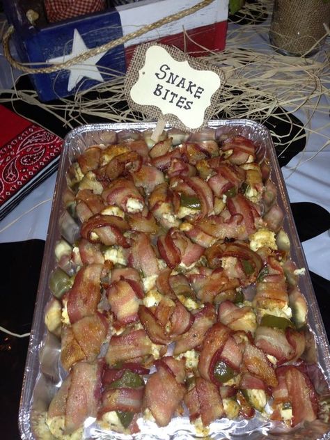 Cowboy Birthday Food Ideas, Wild West Birthday Party Food, Wild West Food Ideas, Western Birthday Food Ideas, Western Birthday Party Food, Western Wedding Food Ideas, Western Baby Shower Food Ideas, Cowboy Themed Food, Western Birthday Ideas