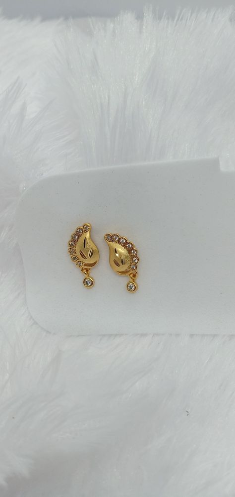 Earings Design Gold New Model Daily Wear, Gold Ear Ring, Daily Wear Earrings, Gold Earrings For Kids, Kids Gold Jewelry, Small Earrings Gold, Couple Ring Design, Earrings For Kids, Gold Minimalist Jewelry