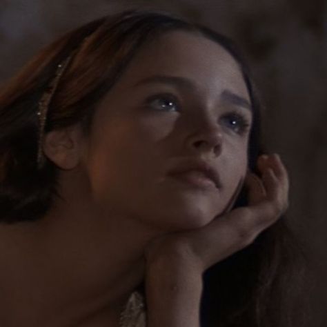 Romeo + Juliet Aesthetic, Juliet 1968, Juliet Capulet, Olivia Hussey, Dear Lord, God Loves You, Romeo And Juliet, Wallpaper Iphone Cute, Dream Vacations