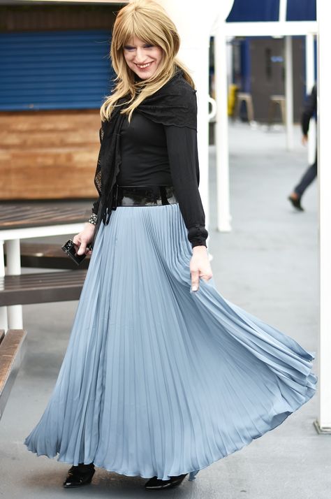 Long pleated skirt. #longpleatedskirt Long Pleated Skirt, Pleated Skirt Dress, Pleated Long Skirt, Full Circle Skirts, Full Circle, Circle Skirt, Medium Length, Pleated Skirt, Dress Making