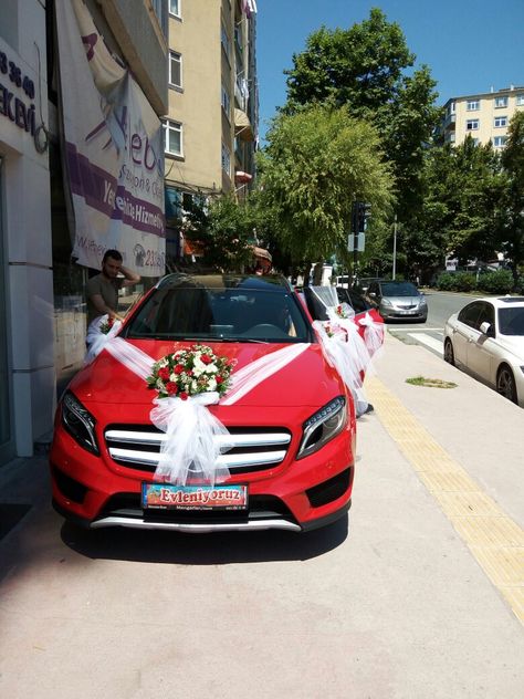 Pelli Dandalu, Wedding Car Decorations, Cinderella Cake, Red Bouquet Wedding, Car Decorations, Christian Wedding, Blouse Work, Car Decoration, Red Car