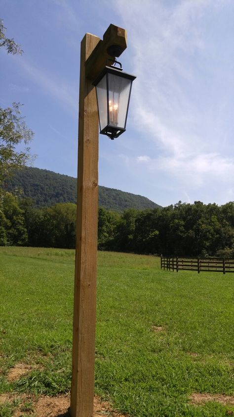 Gate Lights Outdoor, Venue Landscaping, Driveway Lights, Light Posts, Ranch Gates, Gate Lights, Driveway Lighting, Diy Outdoor Lighting, Backyard Garden Layout