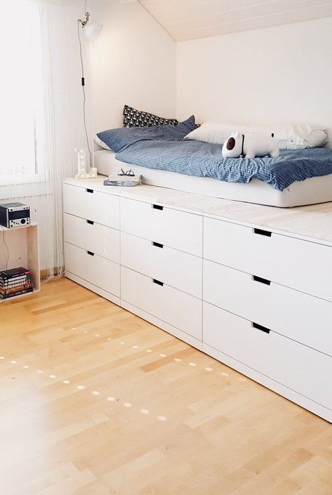 Kids | ombiaiinterijeri Diy Storage Bed, Dekorasi Kamar Tidur, Small Room Design, Tiny Bedroom, Room Design Bedroom, Small Room Bedroom, Teen Room, Teen Bedroom, Storage Bed