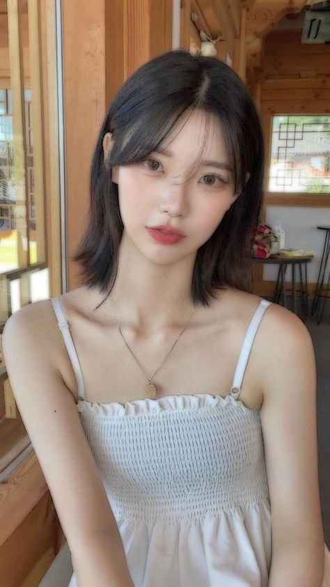 Short Asian Haircut For Women, Korean Short Haircut, Korean Short Hair, Asian Short Hair, Shot Hair Styles, Girl Haircuts, Haircuts For Medium Hair, Trendy Haircuts, Girl Short Hair