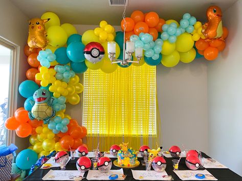 Pokemon Simple Cake, Pokemon Birthday Balloon Garland, Pokémon Ballon Arch, Pokémon Birthday Decor, Pokemon Birthday Balloons, Pokemon Birthday Decor, Pokemon 3rd Birthday Party, Pokemon Garland, Pokemon Birthday Party Decorations Diy