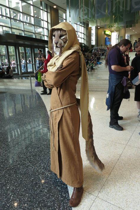 Skyrim Cosplay - M'aiq the Liar Skyrim Cosplay, Elder Scrolls Skyrim, Diy Kostüm, Cat Pajamas, Epic Cosplay, Cool Cosplay, Awesome Cosplay, Disney Cosplay, Fantasias Halloween