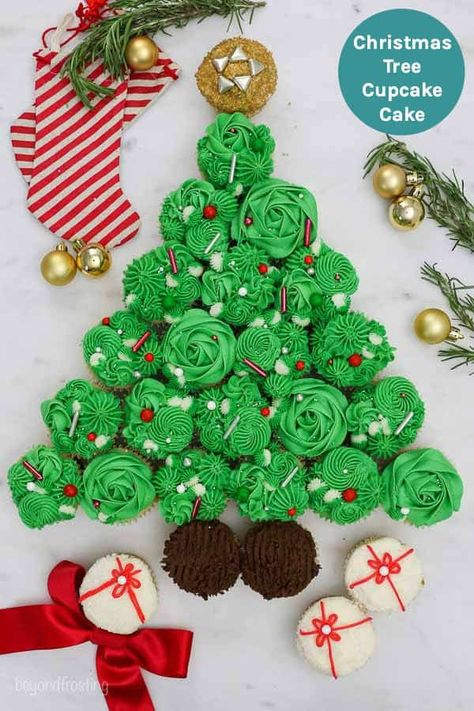 Christmas Tree Cupcake Cake, Christmas Cupcake Cake, Pull Apart Cupcake, Winter Torte, Cupcake Tree, Pull Apart Cupcake Cake, Christmas Tree Cupcakes, Pull Apart Cake, Pull Apart Cupcakes