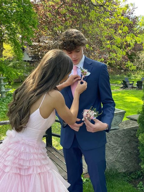 Prom Dress And Tux Combo, Winter Formal Matching Outfits, Hoco Couple Outfits Pink, Prom Matching Couples Outfits Pink, Pink Dress Couple Outfit, Light Pink Hoco Couple, Homecoming Dates Matching, Pink Homecoming Couple, Pink Hoco Couple