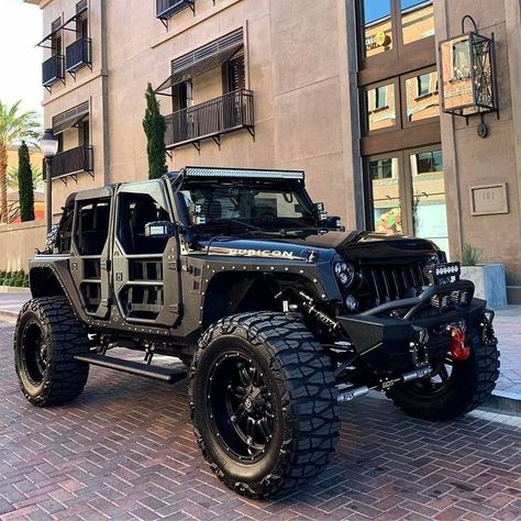 A collection of customized jeeps that I find cool and interesting.🇺🇸 #Jeeps #jeeplife #jeepwrangler #rubicon #badassjeeps #customjeeps #jeepnation #jeepworld #jeeplove #itsajeepthing #jeeprubincon #4x4jeep #jeep #jeeprenegade #jeeploredo Lifted Jeep Rubicon, Truk Ford, Mobil Off Road, Off Road Jeep, Auto Jeep, Badass Jeep, Custom Jeep Wrangler, Мотоциклы Cafe Racers, Wrangler Jeep