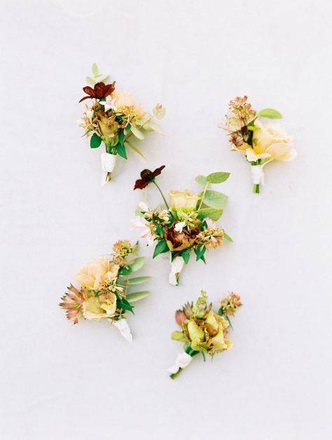 Fall Boutonnieres, Boutonniere Wedding, Flower Boys, Ball Gowns Wedding, Groom And Groomsmen, Art Center, Autumn Inspiration, Boutonniere, Wedding Inspo