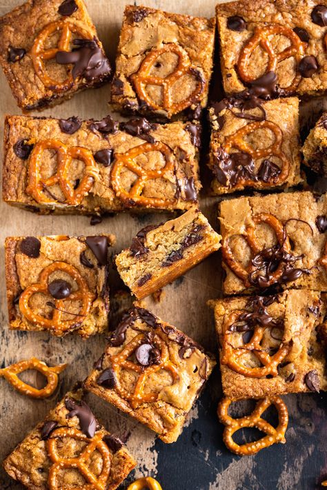 Mike Bakes Brownies Just the Way We Like Them - Williams-Sonoma Taste Pretzel Blondies, Peanut Butter Pretzel Bars, William Sonoma Recipes, Tailgate Treats, Peanut Butter Dessert Recipes, Pretzel Bars, Butter Pretzels, Soft Pretzel Recipe, Peanut Butter Pretzel