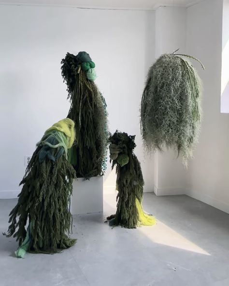 Halloween Installation, Moss Installation, Moss Arrangements, Moss Sculpture, Moss Carpet, Flower Arragement, Moss Grass, Modern Floral Arrangements, Grass Art