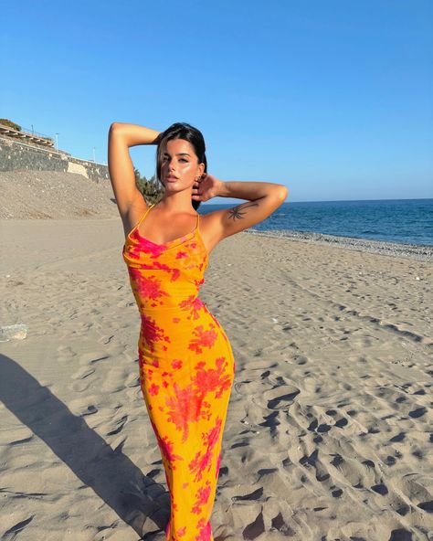 Golden hour 🧡 Dress from @wearconfidencel Golden Hour Dress, Sunset Dress, Body Con Dress Outfit, Fashion Nature, Aesthetic Sunset, Wedding Weekend, Vacation Outfits, Instagram Inspiration, Hair Hairstyles