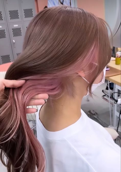 Brown To Pink Hair, Milktea Brown Hair Color, Brown To Pink Balayage, Pink Underneath Hair, Pink Peekaboo Hair, Underdye Hair, Brown And Pink Hair, Pink Hair Streaks, Pink Balayage