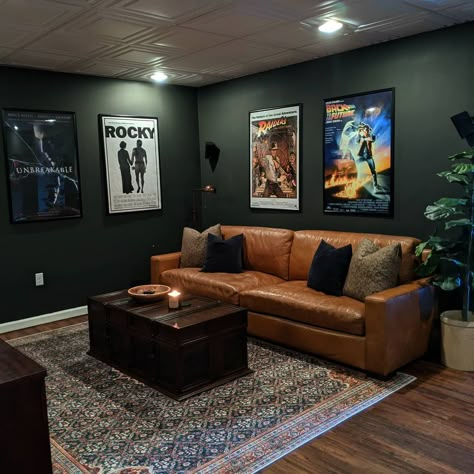 Studio In Casa, Low Ceiling Basement, Basement Movie Room, Ceiling Basement, Basement Colors, Basement Ceiling Ideas, Basement Decoration, Dream Basement, Modern Basement