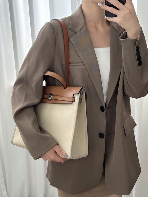 Herbag Hermes, Formal Work Wear, Modern Hijab Fashion, Modern Hijab, Hermes Scarf, The Messenger, Summer Outfit Inspiration, Brown Bags, Bags Designer Fashion