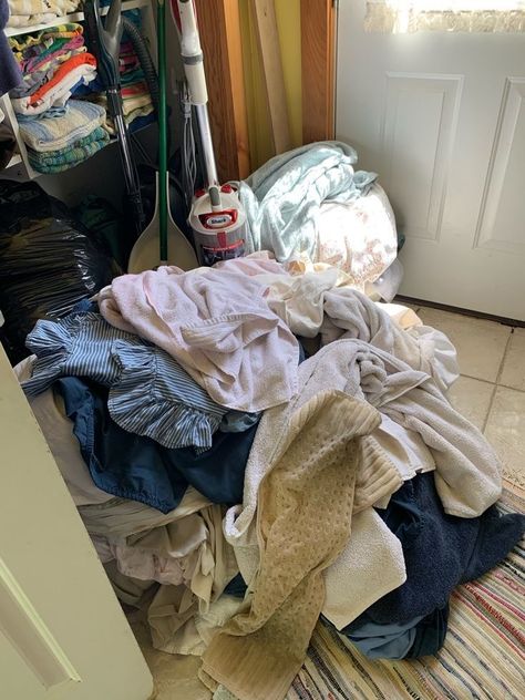 Laundry Asethic, Doing Laundry Aesthetic, Laundry Pictures, Laundry Aesthetic, Dirty Laundry Storage, Pile Of Clothes, Cleaning Aesthetic, Female Football, Dirty Room