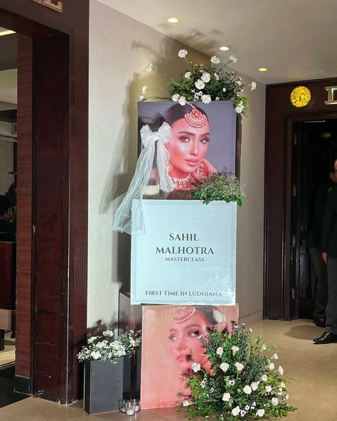 Decor for the extraordinary Sahil Malhotra Makeup Masterclass ✨ #masterclass #makeupartist #decor #decorinspiration #elegantdecor #events #eventstyling Makeup Masterclass, Birthday Balloon Decorations, Elegant Decor, Event Styling, Birthday Balloons, Balloon Decorations, Master Class, Party Decor, Decor Inspiration