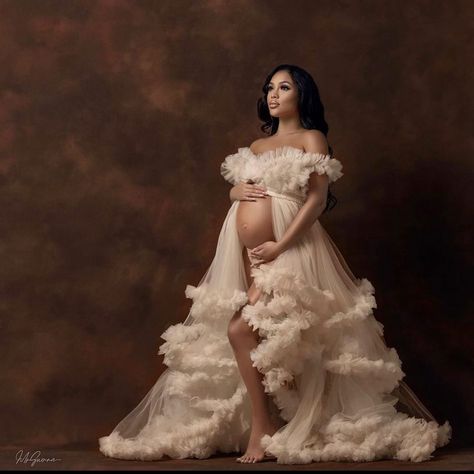 NYC PHOTOGRAPHER JOSE GUERRA🇩🇴 on Instagram: “@genesisscalderonn @realedgarberlanga” Maternity Gowns For Photoshoot, Maternity Shoot Dresses, Tulle Gowns, Maternity Picture Outfits, Maternity Studio Photoshoot, Tulle Maternity Dress, Maternity Photo Outfits, Maternity Photography Studio, Maternity Photography Poses Pregnancy Pics