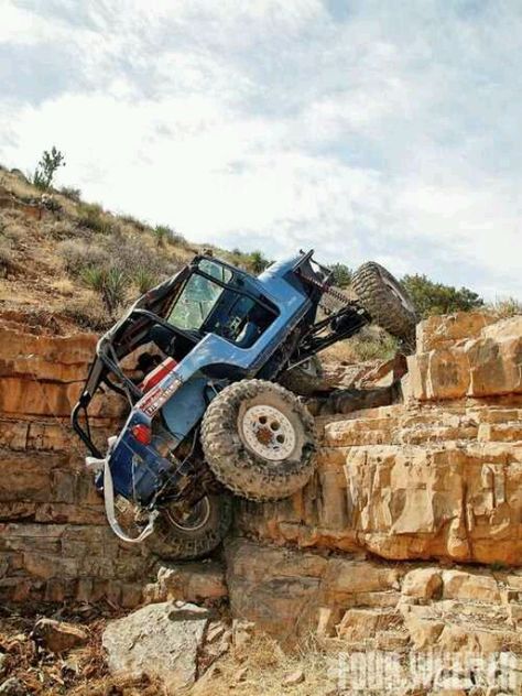 Wall climb Blue Jeep, Off Roaders, Hors Route, Rock Crawling, Cool Jeeps, Off Road Vehicle, Shot Photo, Road Vehicle, Rock Crawler