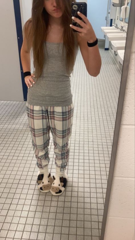 SCHOOL OUTFIT PJ FIT HS CUTE COMFY BLUE WHITE PINK TEEN STYLE Cute Outfits With Pajama Pants, How To Style Pj Pants, Pajama School Outfit, Cute Pj Outfits For School, Pj Outfits For School, School Pj Day Outfits, School Pajama Day Outfits, Pj Pants Outfit School, Pajama Pants Outfit For School