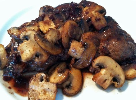 Moose Steak, Mushroom Recipes Sauteed, Mushroom Dinner Recipes, Moose Recipes, Mushroom Dinner, Moose Meat, Alaska Food, Sirloin Steak Recipes, Wild Recipes