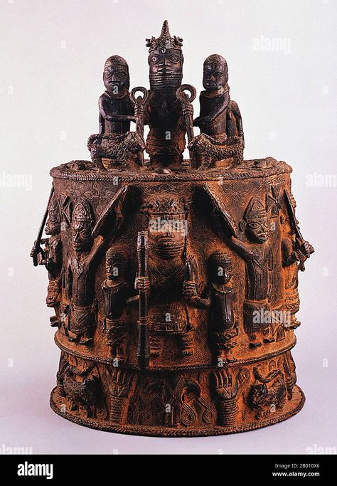 Download this stock image: Nigeria: A bronze Edo altar from the Kingdom of Benin,17th to 18th century.  The Benin Empire (1440–1897) was a pre-colonial African state in what is now modern Nigeria. It is not to be confused with the modern-day country called Benin (and formerly called Dahomey). - 2B010X6 from Alamy's library of millions of high resolution stock photos, illustrations and vectors. Benin Empire, Benin City Nigeria, Benin Kingdom, Benin City, History Images, Historical Images, History Pictures, Historical Pictures, West Africa