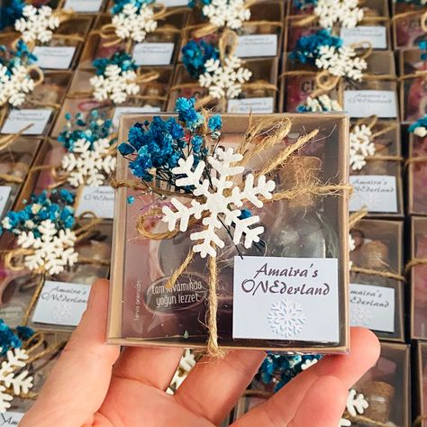 Winter Party Gifts, Winter Wonderland Gifts, Winter Party Favors For Adults, Holiday Party Favors For Adults, Christmas Favors For Adults, Winter Wonderland Party Favors, Christmas Goodie Bags For Adults, Christmas Favors Ideas, Christmas Party Favors Diy