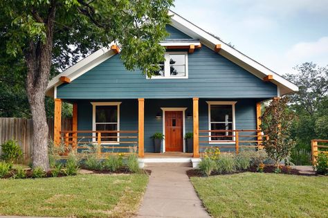 Fixer Upper: A Craftsman Remodel for Coffeehouse Owners | HGTV's Fixer Upper With Chip and Joanna Gaines | HGTV Porch Beams, Craftsman Remodel, Exterior House Color, Craftsman Exterior, House Color Schemes, Exterior Paint Colors For House, Casa Exterior, House Siding, Farmhouse Exterior