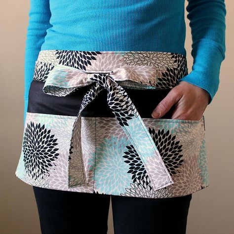 Basic Utility Free Apron Pattern | Do you do craft shows?  This apron is handy while you busy behind the table.  Whip one up tonight! Craft Show Apron, Tool Apron Pattern, Teacher Apron Pattern Free, Craft Apron Pattern Free, Free Harvest Apron Pattern, Vendor Apron Pattern Free, Waist Apron Pattern Free, Utility Apron Pattern Free, Half Apron Pattern Free Easy