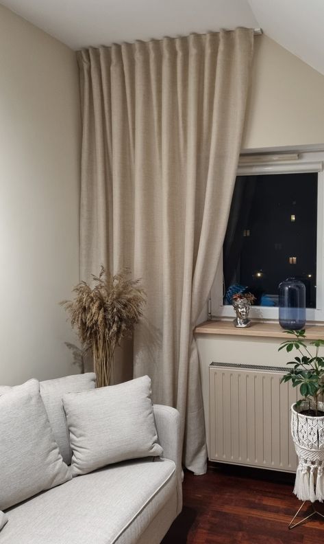 #interiordesign #beige #elegantboho #linencourtains #lnianezasłony #zasłony Curtains On Beige Walls, Curtain Ideas With Blinds, Bedroom Curtain Ideas With Blinds, Beige Curtains Bedroom, Curtains Ideas For Living Room, Curtains Ideas Modern, Curtains Style, Bedroom Curtain Ideas, Beige Curtains