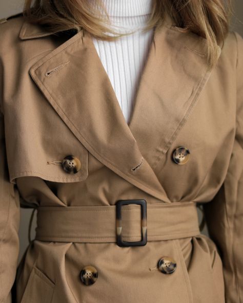 Nude Trench Coat Outfit, Light Brown Trench Coat Outfit, Brown Coat Aesthetic, Light Brown Coat Outfit, Winter Trench Coat Outfit, Trench Coat Aesthetic, Brown Trench Coat Outfit, Light Brown Aesthetic, Aesthetic Clothes Vintage