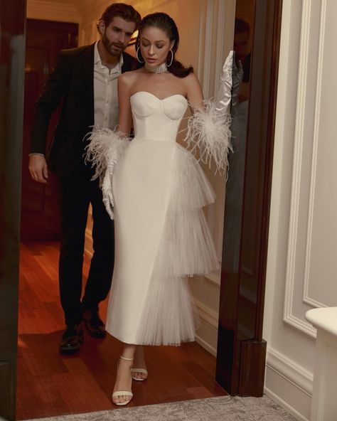 Feather Wedding Dress, Dresses For Everyday, Wedding Dress With Feathers, Satin Formal Dress, Trendy Prom Dresses, Classy Wedding Dress, Feather Wedding, Custom Gown, Ostrich Feather