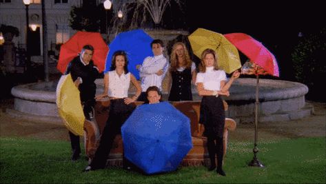 Umbrella time is serious time. | 23 Things You'll Never Unsee From The "Friends" Intro Friends Fountain, Friends Theme Song, Friends 1994, 달력 디자인, Friends Cast, Friends Tv Series, Ross Geller, Joey Tribbiani, Friends Moments