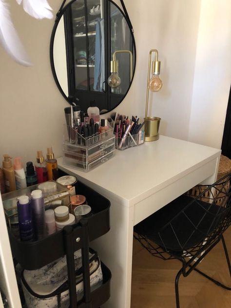 Ikea Micke, Tiffany Room, Makeup Station, Beauty Room, Bedroom Inspo, Dream Bedroom, Room Organization, House Inspo, Home Deco