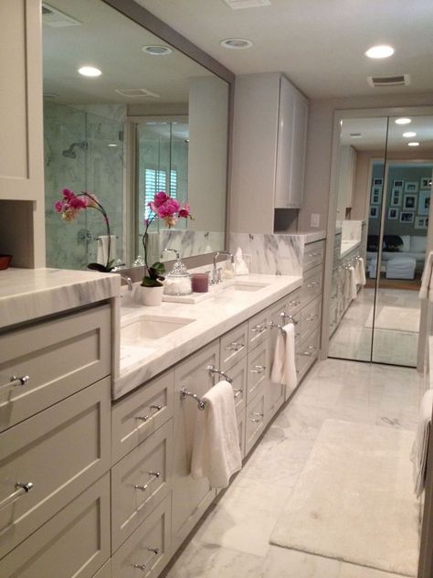 White Double Vanity, Bathroom Vanity Designs, Double Sinks, Large Bathroom, Vanity Design, Double Bathroom Vanity, Bathroom Remodel Master, Bath Remodel, White Bathroom