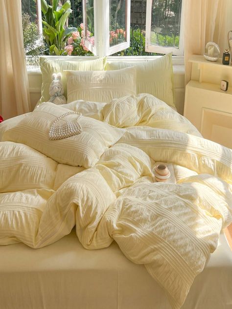 Room Decor Bedroom Yellow, Yellow Comforter Bedroom, Pale Yellow Bedroom, Pastel Yellow Bedroom, Pastel Yellow Room, Light Yellow Bedding, Pastel Yellow Bedding, Lemon Bedding, Yellow Room Aesthetic