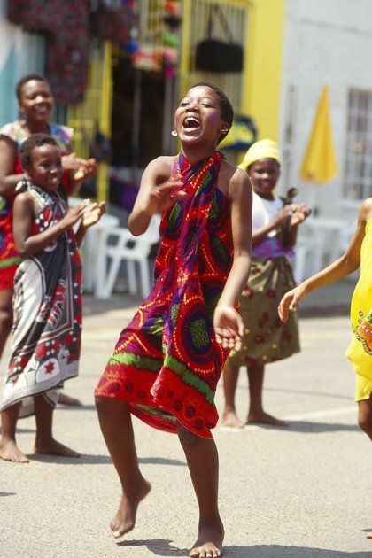 Dancing In The Street, Istoria Artei, African Dance, Shall We Dance, African People, We Are The World, African Culture, People Of The World, African Beauty