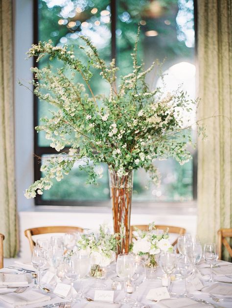 Tall White Wildflower Centerpiece Affordable Wedding Centerpieces, Wildflower Centerpieces, Wedding Table Decorations Centerpieces, Cheap Wedding Centerpieces, Tall Wedding Centerpieces, Unique Flower Arrangements, Tree Centerpieces, Spring Centerpiece, Boda Mexicana