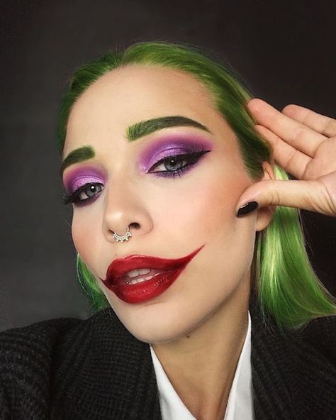 Joker Mouth Makeup, Joker Glam Makeup, Joker Make Up Female Easy, Joker Makeup Female, Diy Joker Costume, Joker Costume Female Outfit, Female Joker Costume, Joker Halloween Makeup, Joker Halloween Costume