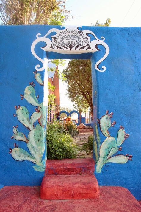 Painted Doorway, Mexican Home, Mexican Decor, Garden Bed, Beautiful Doors, Cactus Flower, Arte Popular, Bed Breakfast, Garden Beds