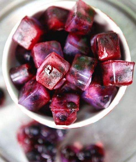 Summer Ice Cubes, Ginger Iced Tea, Creative Ice Cubes, Glace Fruit, Flavored Ice Cubes, Fancy Ice, Summer Drink, Ice Cubes, Non Alcoholic Drinks