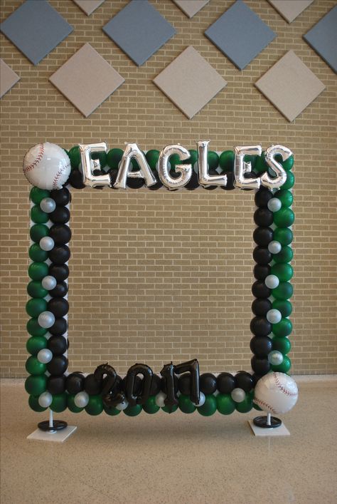 Sports Banquet Decorations, Sports Banquet Centerpieces, Football Party Balloons, Senior Night Football, Baseball Banquet, Soccer Senior Night, Soccer Banquet, Volleyball Senior Night, Volleyball Party