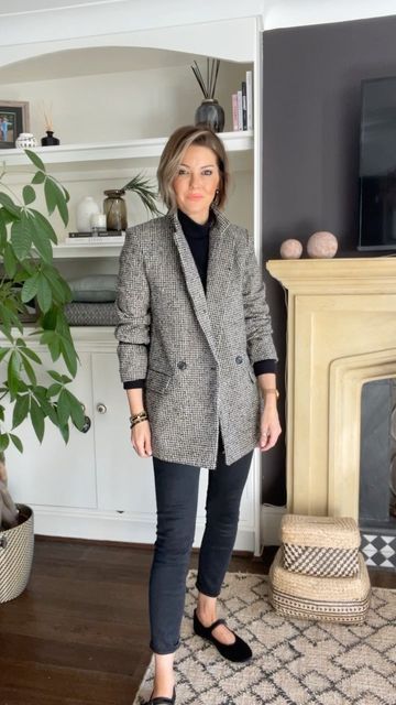 Velvet Mary Janes Outfit, Black Mary Janes Outfit, Black Velvet Blazer Outfit, Velvet Blazer Outfit, Velvet Mary Janes, Mary Jane Outfit, Mary Janes Outfit, Fall Winter Fashion Trends, Jeans Blazer