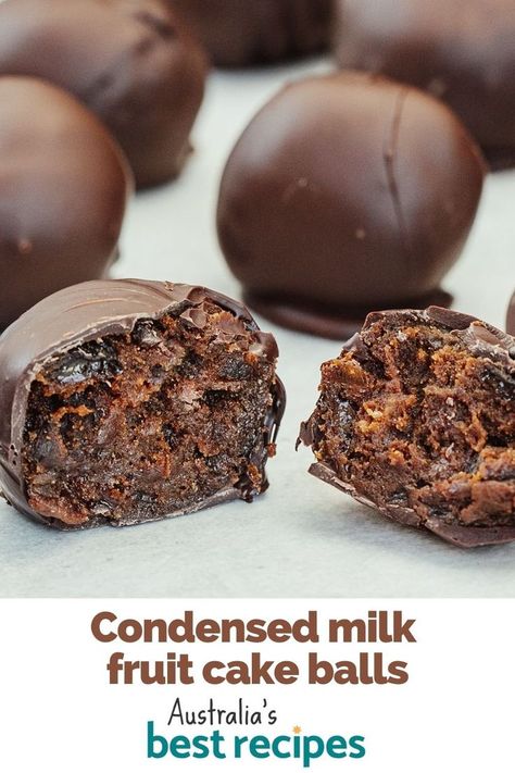 Cake Truffles Recipe, Christmas Cake Balls, Truffle Recipe Easy, Chocolate Fruit Cake, Christmas Cupcakes Recipes, Milk Fruit, Hard Candy Recipes, Cake Ball Recipes, Cake Classic