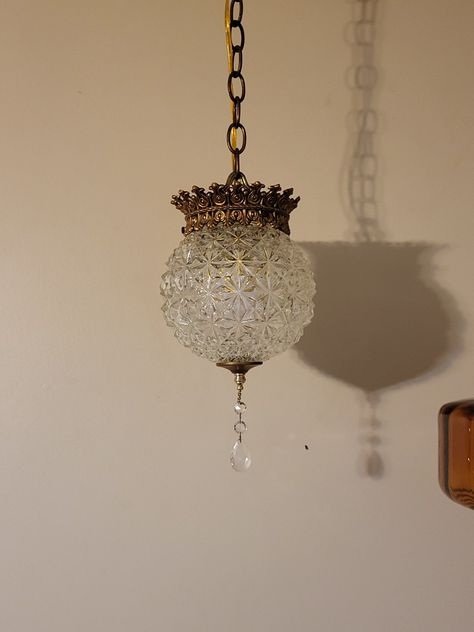 Crystal Hanging, Lamp Ideas, Swag Lamp, Vintage Lamp, Diy Vintage, Globe Lights, Beautiful Lamp, Hanging Light, Vintage Lamps