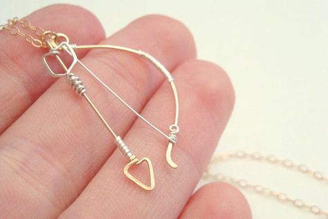 archery. Archery Bow, Bijoux Fil Aluminium, An Arrow, Bow And Arrow, Diy Wire Jewelry, Wire Work Jewelry, Wire Pendant, Work Jewelry, Handmade Wire Jewelry